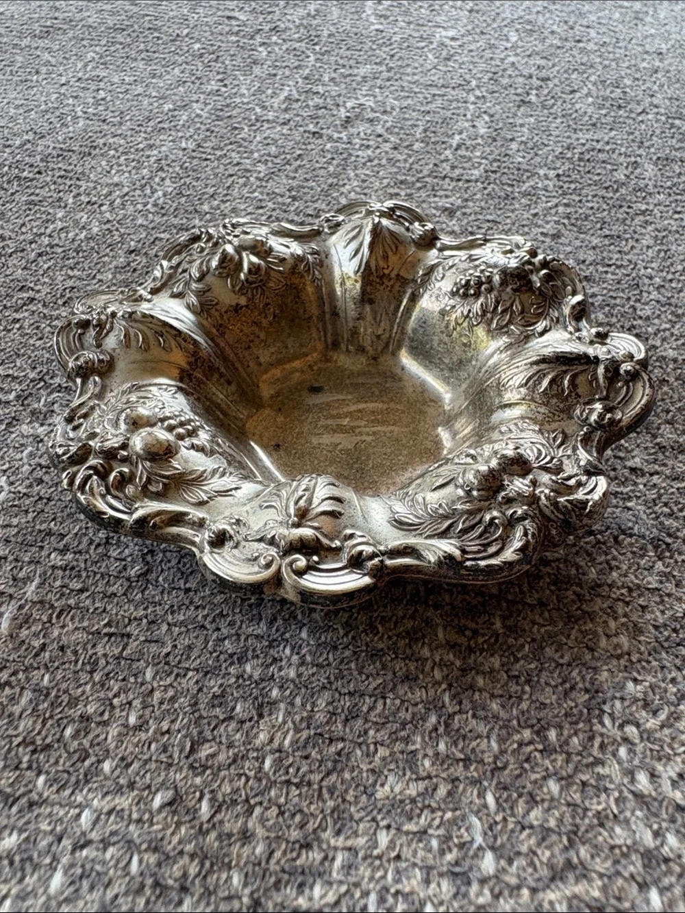 Reed & Barton Sterling Silver Ornate Nut Dish 51 grams